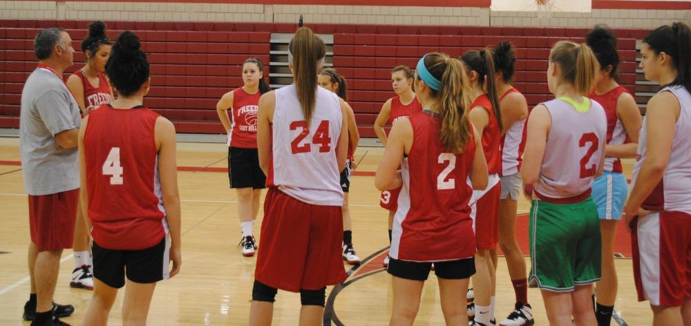 Lady+bulldogs+discuss+what+they+will+be+doing+to+prepare+for+upcoming+games+during+practice+on+Dec.+17.