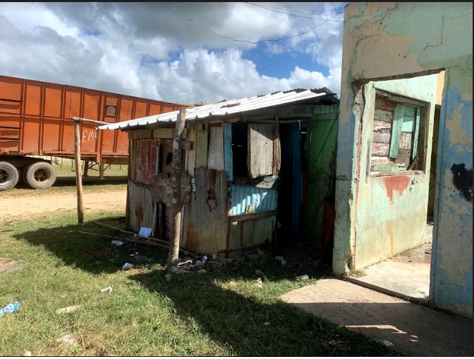The image above shows a house in the Dominican Republic in one of the villages that the Burry’s Church group went to.