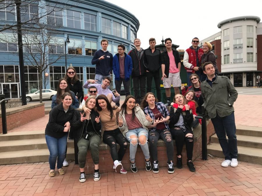 The 2018-2019 Print Media staff poses for a funny photo during their annual trip Escape Room trip before heading over to eat dinner.