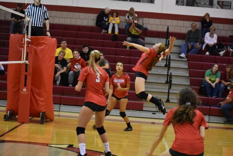 Volleyball team ends season with record of 2-15