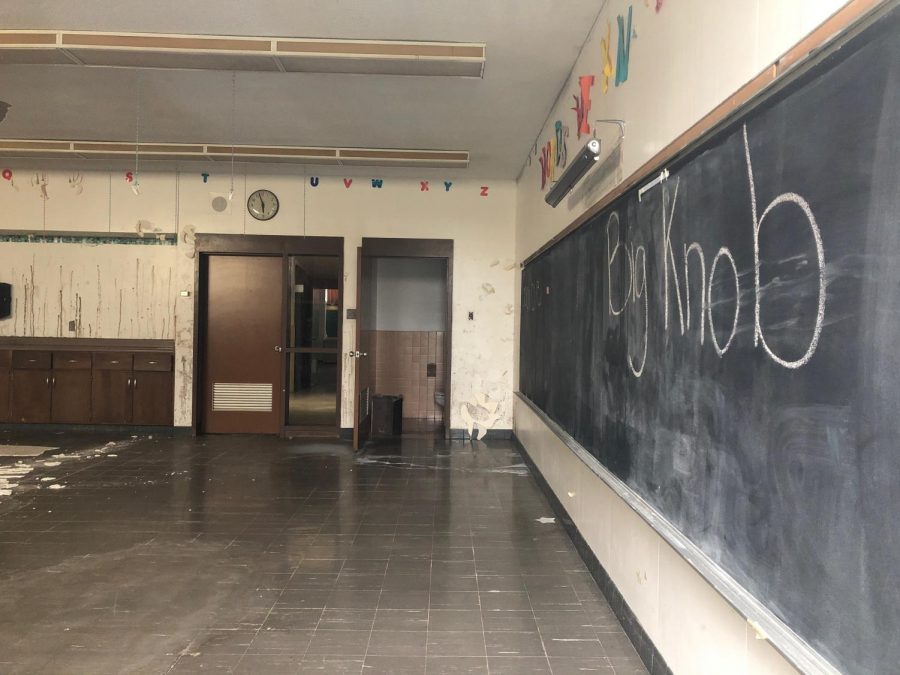 Former elementary school could face abatement, sale, demolition