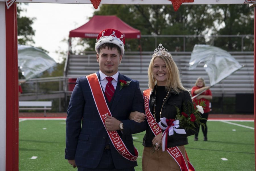 David Martsolf and Courtney Grunnagle are crowned 2020 Homecoming King and
Queen.