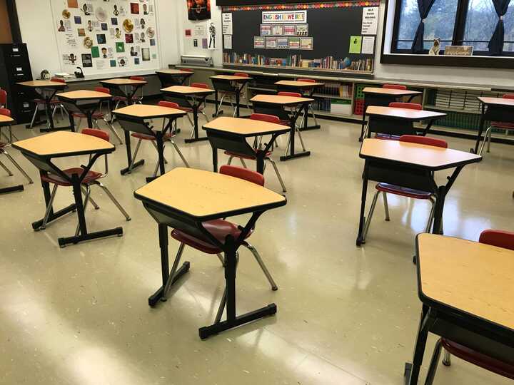 Freedom students return to online learning with rising COVID-19 cases. 