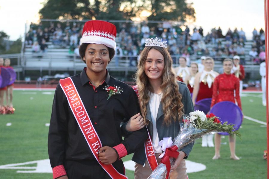 After+being+crowned+the+2021+homecoming+king+and+queen%2C+seniors+Kinsley+Aswani+and+Jessica+Majors+pose+for+a+photo+on+Oct.+2.