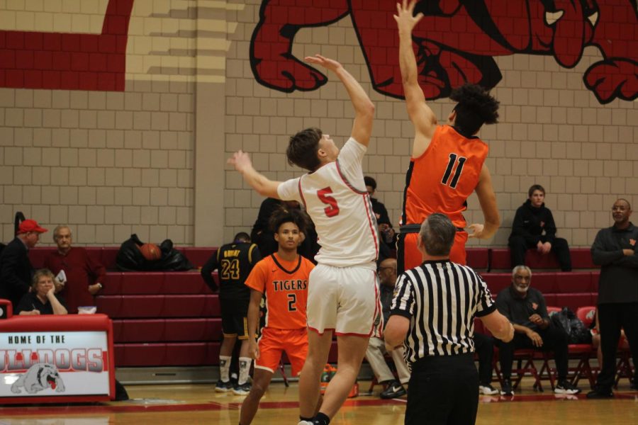 Boys basketball wraps up season