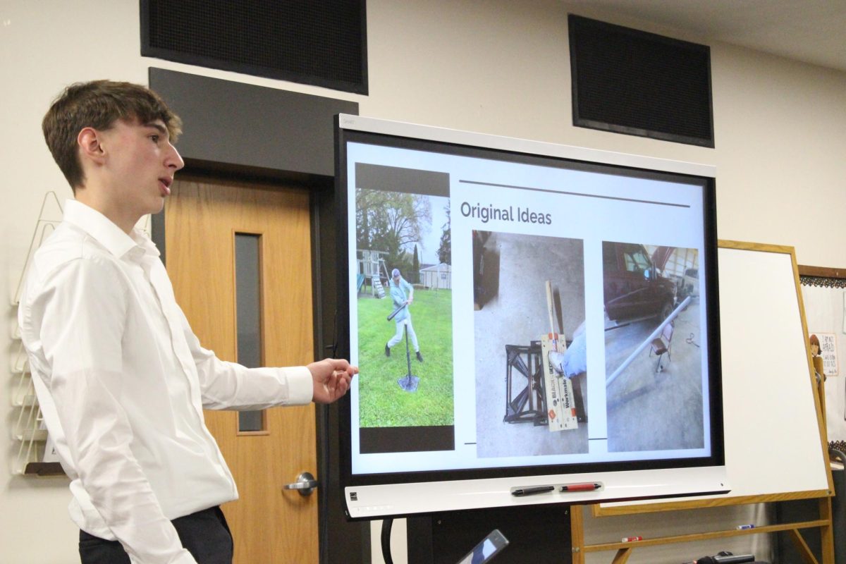 Presenting in the library on May 5, sophomore Elias Boyd presents his long-term, which explores the effect of putting cork in baseball bats.