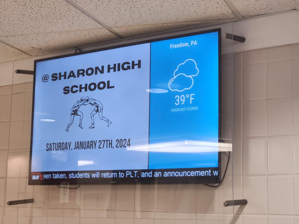 On the news: The TV in the cafeteria (left) and lobby (right) displaying news after being setup near the beginning
of January. Different local events, weather reports and more are shown on the screens throughout the day.